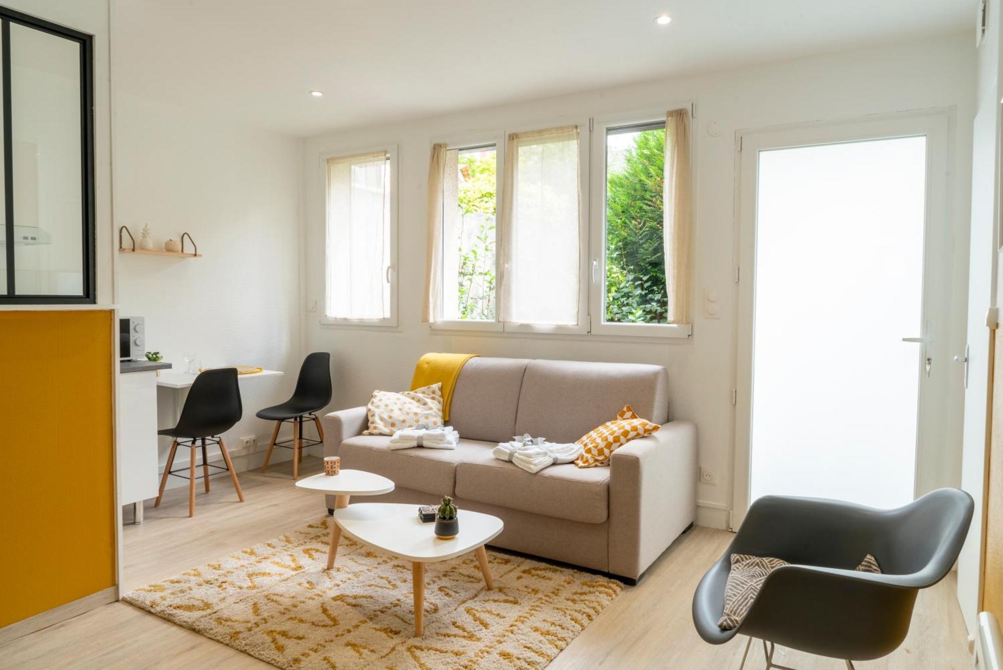 Stockholm- Studio Serenite Avec Jardin ชาร์เลอวิลล์-เมซิแยร์ ภายนอก รูปภาพ