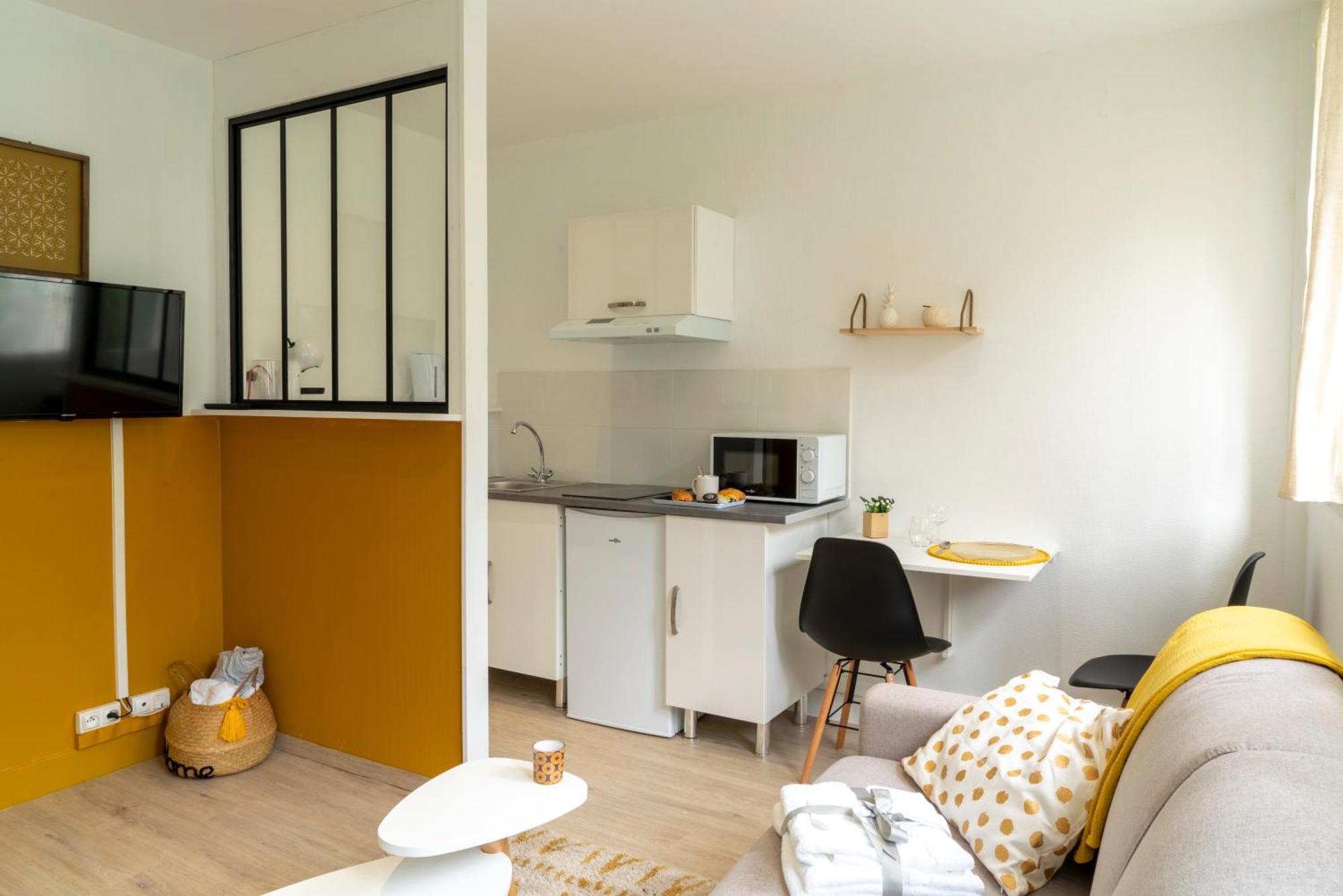 Stockholm- Studio Serenite Avec Jardin ชาร์เลอวิลล์-เมซิแยร์ ภายนอก รูปภาพ